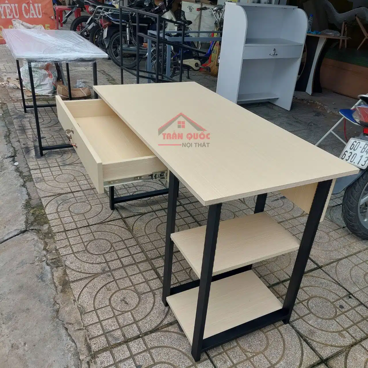Bàn 2 kệ 1 hộc