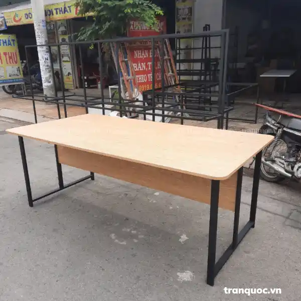 Bàn họp chân sắt 2m4 BH24001 bo 4 góc Bàn họp chân sắt 2m4 BH24001 bo 4 góc
