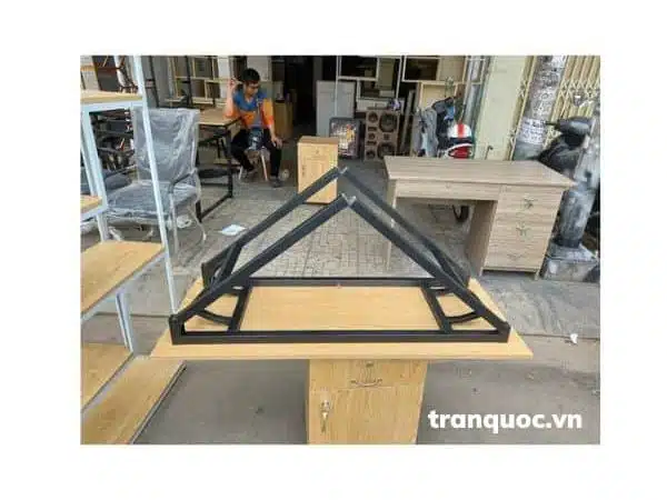 chân bàn gấp gọn thông minh