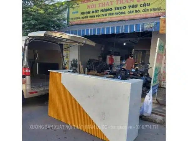 Bàn tiếp tân BQLT01