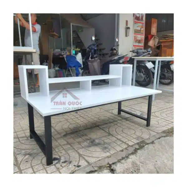 Bàn ngồi bệt làm việc có kệ loa