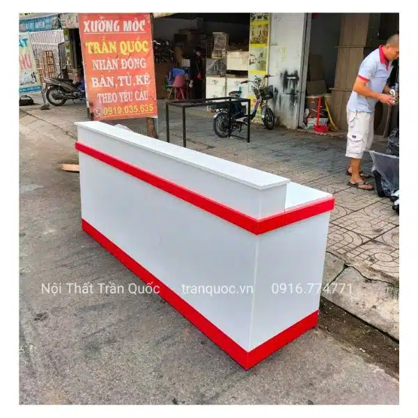 Mặt ngoài bàn quầy lễ tân BQLT02