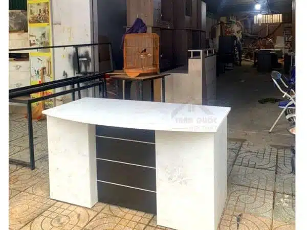 Bàn trưởng phòng BTP01