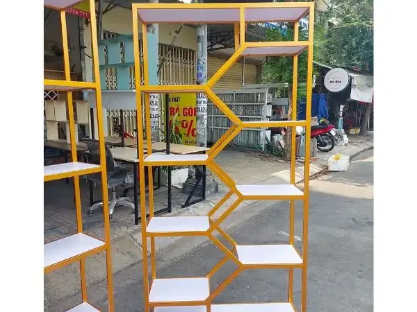 Kệ gỗ khung sắt trang trí