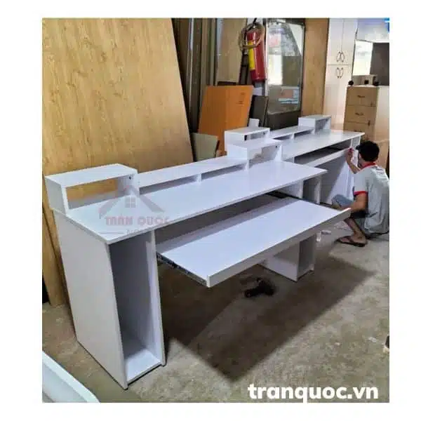 Bàn studio trắng R60 x D160 x C95
