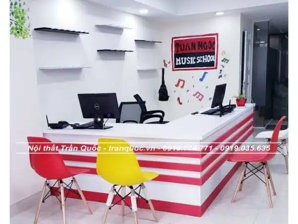 Mặt ngoài quầy lễ tân chữ L bqlt06