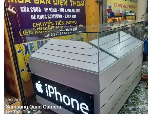 Tủ trưng điện thoại kính cường lực SP004675