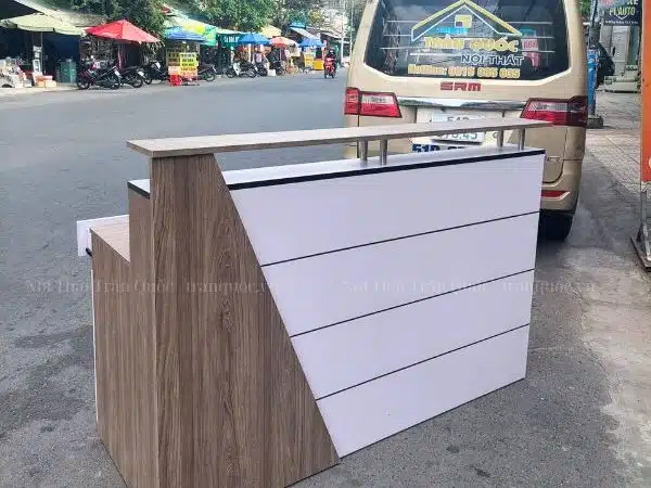 Bàn quầy thu ngân đẹp SP1168