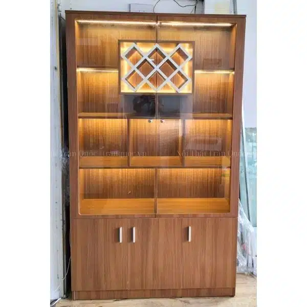 Mẫu tủ ly phòng khách SP21242 có kích thước cao 2m x ngang 1m2 x sâu 40cm