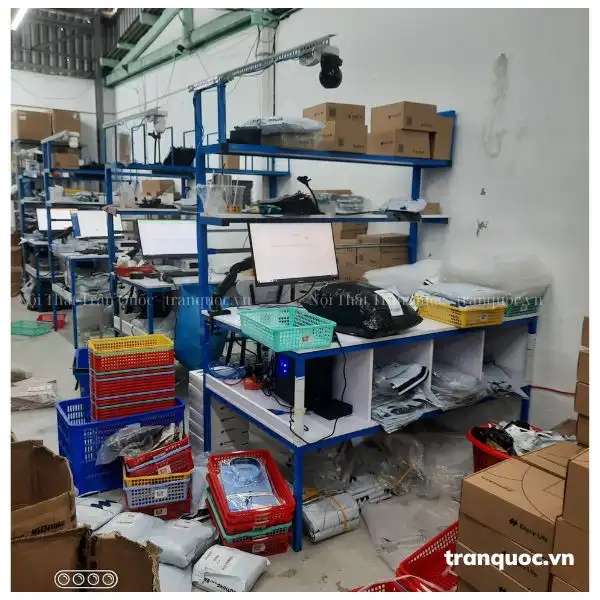 Bàn kiểm hàng may SP31274 được sử dụng trong thực tế