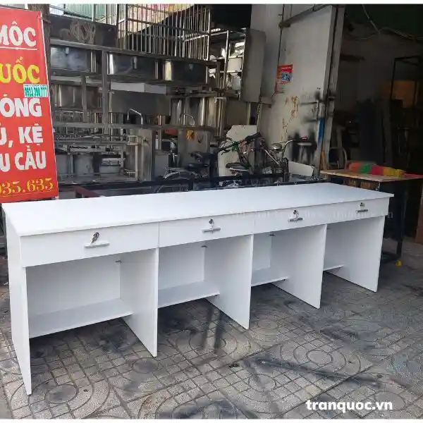 Bàn làm việc 4 chỗ dùng làm bàn tiếp tân