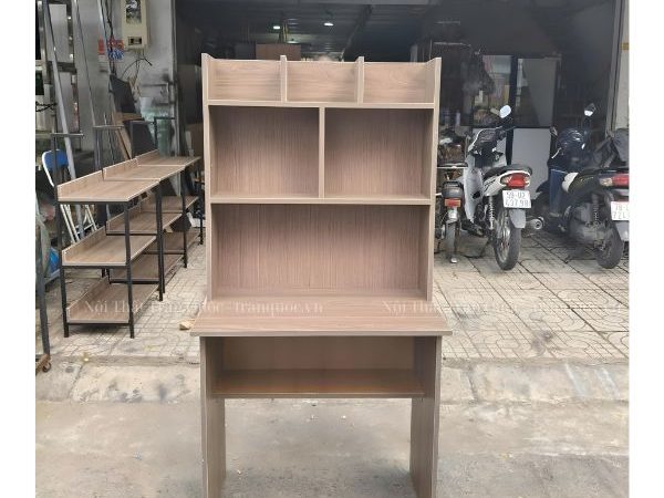 Bàn học sinh có kệ sách, gỗ MDF màu nâu