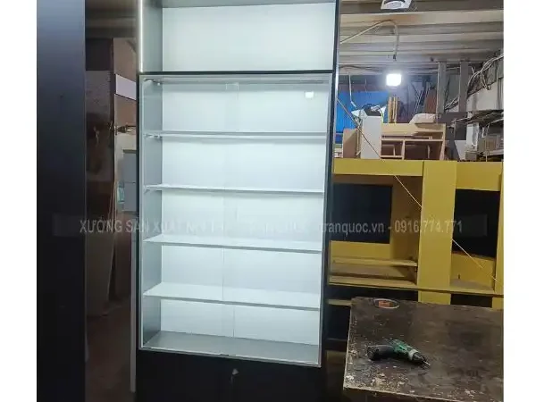 Tủ kính trưng bày SP92840