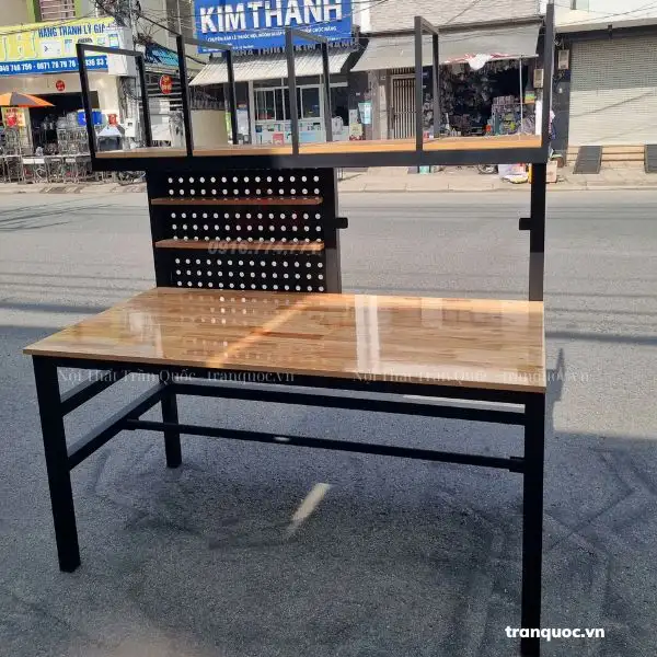 Mặt trước bàn đóng gói sản phẩm SP113111